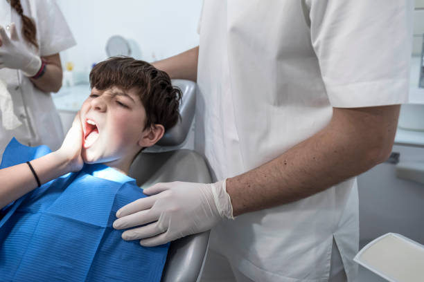 Best Emergency Tooth Extraction in Sandoval, IL